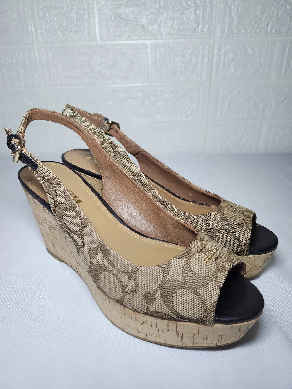 Coach Women's Slingback Wedge Sandals Tan Monogram Size 8 - Picture 3 of 14